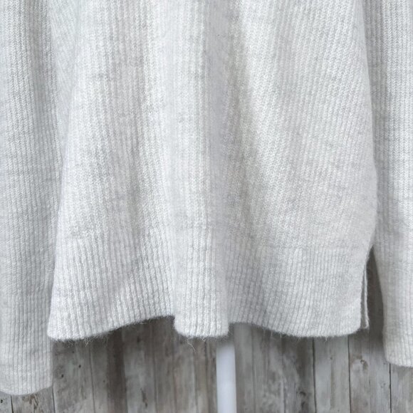 Women's Old Navy Sweater | White | Crew Neck | Large | Relaxed Fit | Stretch - Picture 6 of 10